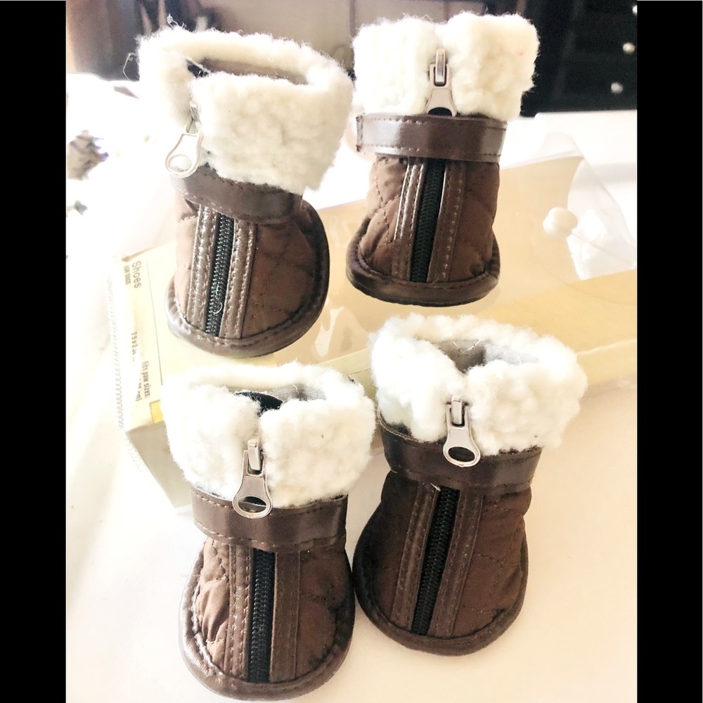 *SURPRISE TOY* Bond & Co Small Dog Brown Quilted Zip-up shoes